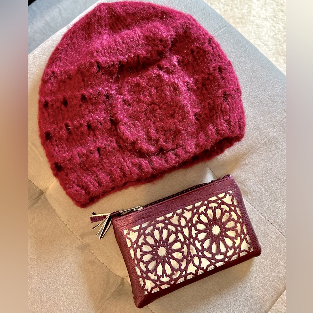 Handmade Wool hat in maroon color with  change pouch with two zippers!